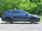 Used 2022 Volkswagen Tiguan SE R-Line image 2