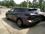 Used 2024 Toyota Highlander XLE image 2