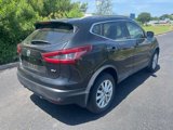 Used 2020 Nissan Rogue Sport SV image 3