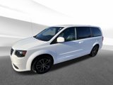 Used 2017 Dodge Grand Caravan SXT w/ Driver Convenience Group image 2