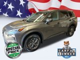 Used 2021 Nissan Rogue S image 2