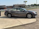 Used 2020 Toyota Camry XLE image 6