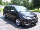 Used 2020 Chrysler Pacifica Limited image 2