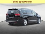 Used 2017 Chrysler Pacifica Touring-L w/ Tire & Wheel Group image 6