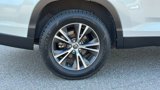 Used 2019 Toyota Highlander LE image 4