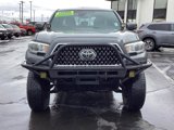 Used 2018 Toyota Tacoma TRD Off-Road image 2