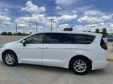 Used 2023 Chrysler Pacifica Touring-L image 5