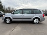 Used 2017 Dodge Grand Caravan SE image 2