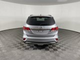 Used 2017 Hyundai Santa Fe SE image 4