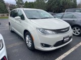 Used 2019 Chrysler Pacifica Touring Plus w/ Cold Weather Group image 4