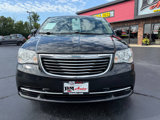Used 2016 Chrysler Town & Country Touring image 2