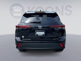 Used 2022 Toyota Highlander XLE image 5