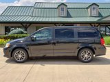 Used 2016 Dodge Grand Caravan SE image 2