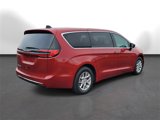 New 2025 Chrysler Pacifica Select image 2