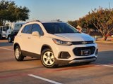 Used 2020 Chevrolet Trax LT w/ LT Convenience Package image 2
