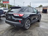 Used 2022 Ford Escape SE image 3