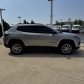 Used 2022 Jeep Compass Latitude image 2