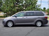 Used 2017 Toyota Sienna XLE image 2