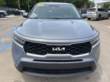 Used 2023 Kia Sorento LX image 2
