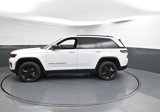 Used 2024 Jeep Grand Cherokee Altitude image 2