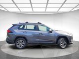 Used 2022 Toyota RAV4 XLE Premium image 3