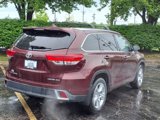 Used 2017 Toyota Highlander Limited image 4