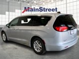 Used 2023 Chrysler Voyager LX image 3