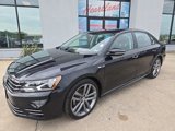 Used 2018 Volkswagen Passat 2.0T R-Line image 2