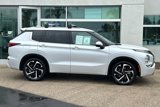 Used 2022 Mitsubishi Outlander SEL image 3