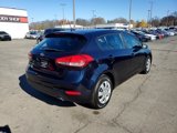 Used 2017 Kia Forte LX image 3