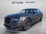 Used 2022 Chrysler 300 Touring L image 3