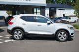 Used 2021 Volvo XC40 T5 Momentum image 2
