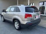 Used 2012 Kia Sorento LX w/ Convenience Pkg image 3