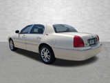 Used 2007 Lincoln Town Car Signature Limited image 4