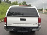 Used 2017 Toyota Tacoma TRD Off-Road image 5