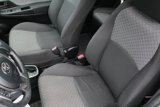 Used 2017 Toyota Yaris L image 3
