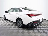 Used 2024 Hyundai Elantra SEL image 4