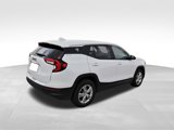 Used 2024 GMC Terrain SLE image 4