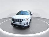 Used 2017 Ford Explorer XLT image 3