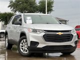 Used 2020 Chevrolet Traverse LS image 2