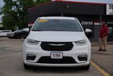 Used 2023 Chrysler Pacifica Touring-L image 2