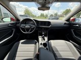 Certified 2024 Volkswagen Jetta SE w/ Panoramic Sunroof Package image 3