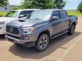 Used 2018 Toyota Tacoma TRD Sport image 3
