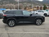 Used 2023 Nissan Rogue SV image 3