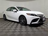 Used 2022 Toyota Camry SE image 2