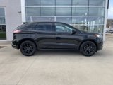 Used 2024 Ford Edge SE w/ Black Appearance Package image 4
