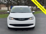 Used 2022 Chrysler Voyager LX image 2