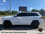 Used 2019 Jeep Grand Cherokee Altitude image 2