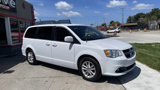Used 2019 Dodge Grand Caravan SXT image 3