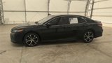Used 2018 Toyota Camry SE image 5